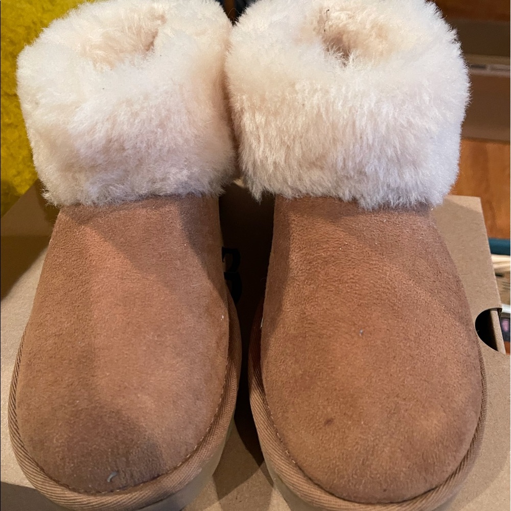 Ugg classic mini fluff